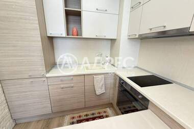 Închiriere - Apartament în Center,  Varna