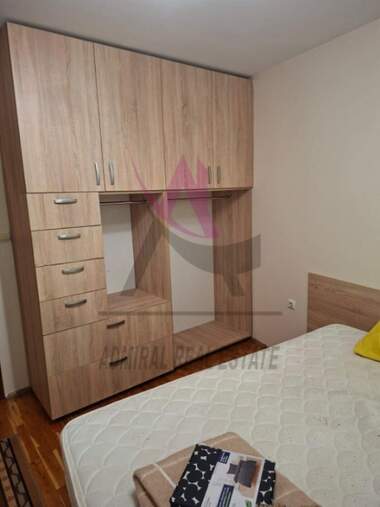Închiriere - Apartament în Țveten kvartal,  Varna