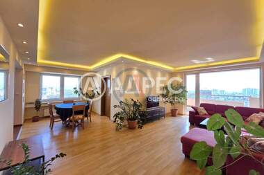 Vânzare - Apartament în Mladost-2,  Sofia