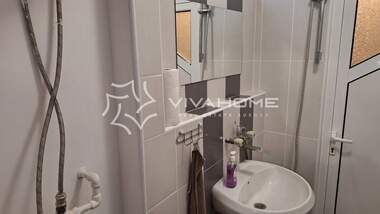 Наем - Офис/Склад/Салон за красота/Заведение/Зъболекарски кабинет в Център,  Варна