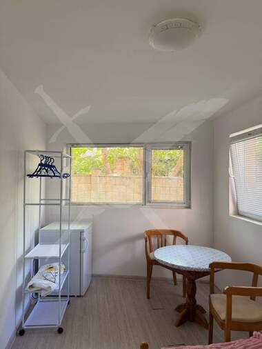 Kira - Apartman olarak Pogrebi,  Varna