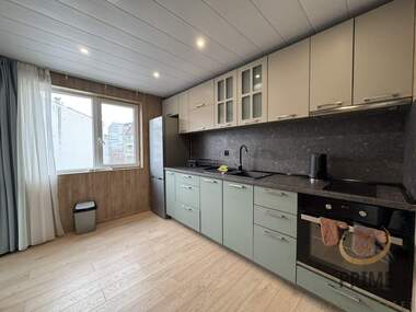 Închiriere - Apartament în Lazur,  Burgas