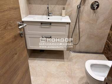 Vânzare - Apartament în Kărșiaka,  Plovdiv