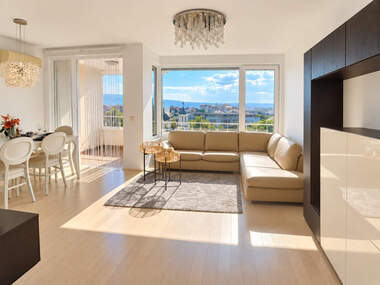 Vânzare - Apartament în Obștiinata,  Varna
