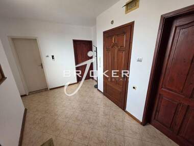 Vânzare - Apartament în Țentăr,  Kărdjali