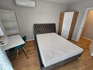 Închiriere - Apartament în Mladejki hălm,  Plovdiv