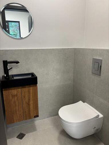 Închiriere - Birou/Magazin/Salon de frumusețe/Cabinet de stomatologie în Svilengrad,  Haskovo