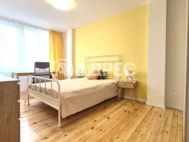 Închiriere - Apartament în Center,  Sofia