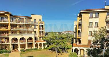 Vânzare - Apartament în Balceik,  Dobrice