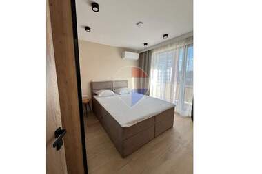 Închiriere - Apartament în Pobeda,  Varna