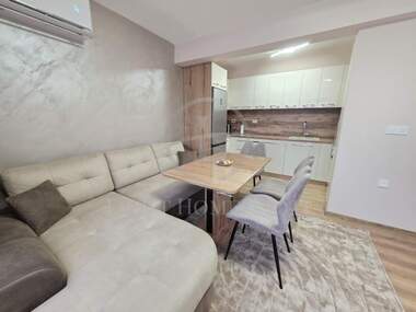 Продажба - Апартамент в Остромила,  Пловдив