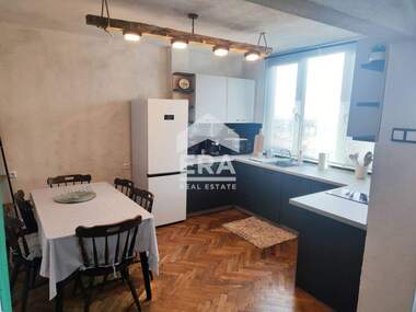 Verkauf - Wohnung in Zentar,  Iambol