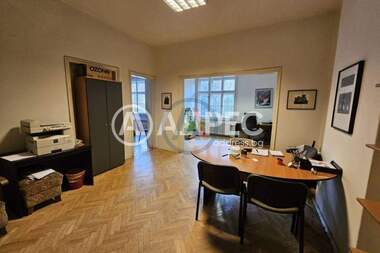Verkauf - Wohnung in Center,  Sovia