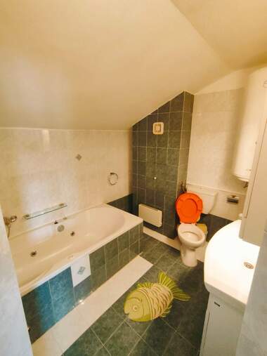 Închiriere - Apartament în Bratia Miladinovi,  Burgas