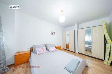 Vânzare - Apartament în Mladost,  Lovece