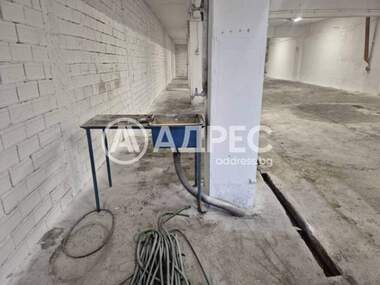 Аренда - Производственное помещение в Промишлена зона - Запад,  Варна