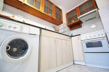 Închiriere - Apartament în Lazur,  Burgas