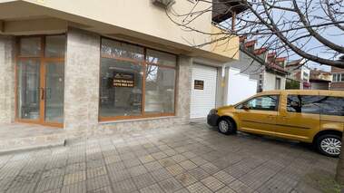 Închiriere - Magazin/Birou/Depozit/Salon de frumusețe/Cabinet de stomatologie în Liuben Karavelov,  Haskovo
