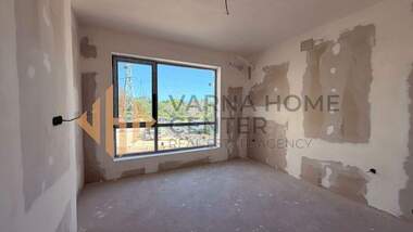 Vânzare - Apartament în Mladost 2,  Varna