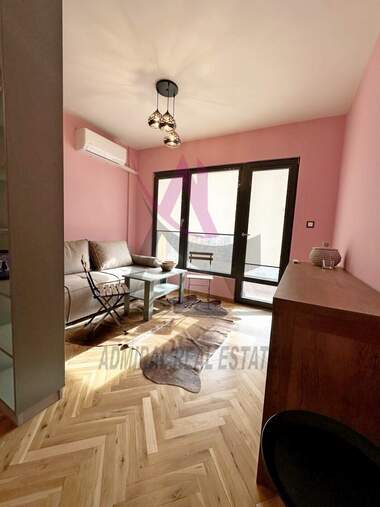 Închiriere - Apartament în Ceaîka,  Varna