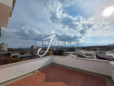 Vânzare - Apartament în Țentăr,  Kărdjali