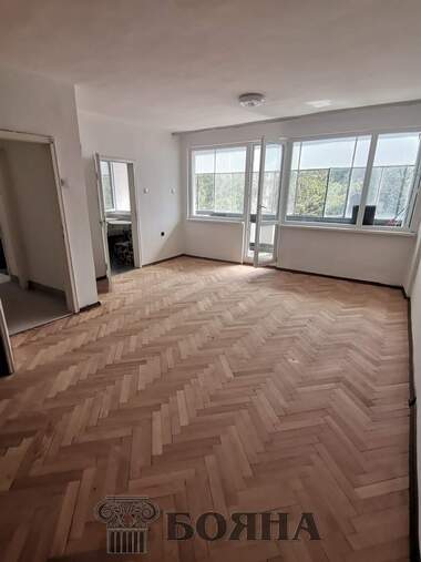 Продажба - Апартамент в Централен южен район,  Русе