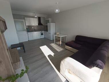 Închiriere - Apartament în Izgrev,  Burgas