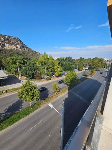 Închiriere - Apartament în Mladejki hălm,  Plovdiv