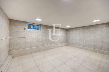 Vânzare - Apartament în Oboriștie,  Sofia