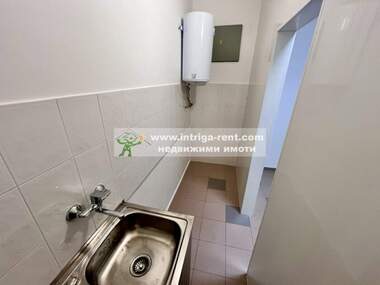 Ενοίκιο - Γραφείο/Κατάστημα/Αποθήκη/Κομμωτήριο σε Дружба 1,  Хасково