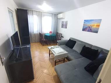 Închiriere - Apartament în Wider Center,  Ruse