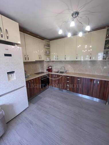 Продажба - Апартамент в Кючук Париж,  Пловдив