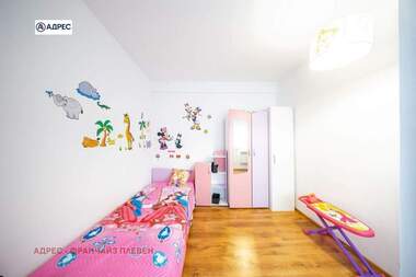 Vânzare - Apartament în Mladost,  Lovece