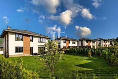 Vânzare - Casă în Sofia Village,  Sofia
