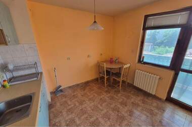 Închiriere - Apartament în Hășove,  Ruse