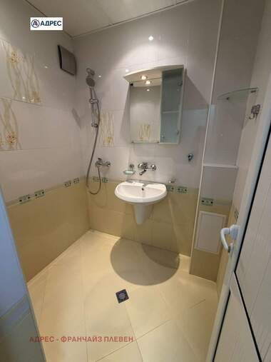 Închiriere - Apartament în Storgozia,  Pleven