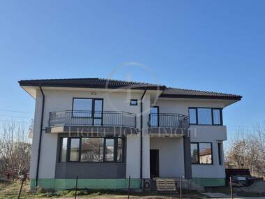 For sale - House in Zlatitrap,  Plovdiv