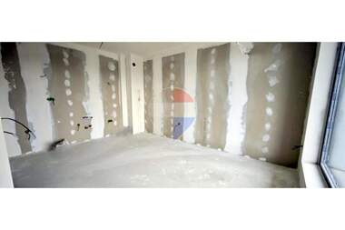 Vânzare - Apartament în Mladost 1,  Varna