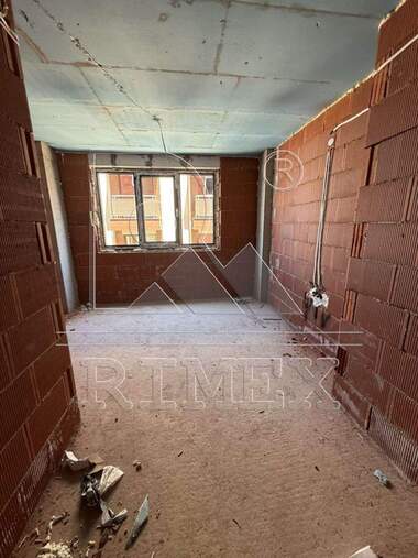 For sale - Apartment in Iujen,  Plovdiv