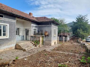 Verkauf - Haus in Ostriza,  Ruse