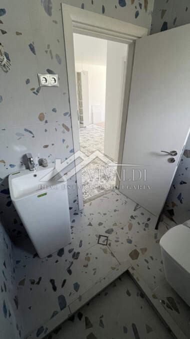 Verkauf - Wohnung in Mladost 1,  Warna