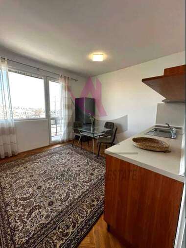 Închiriere - Apartament în Mladost 2,  Varna
