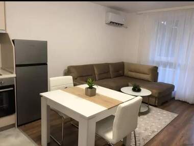 Miete - Wohnung in Mladejki halm,  Plowdiw