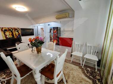 Închiriere - Apartament în Lazur,  Burgas