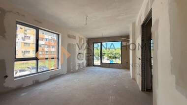 Vânzare - Apartament în Mladost 2,  Varna