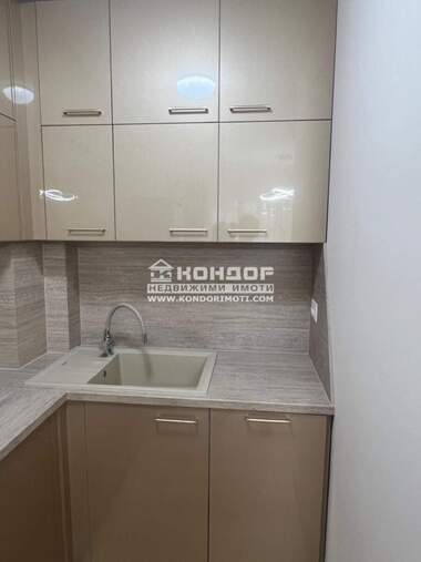 Наем - Апартамент в Център,  Пловдив