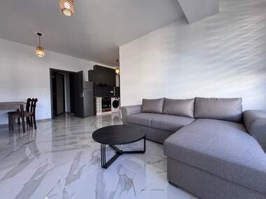 Închiriere - Apartament în Slaveîkov,  Burgas