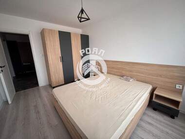 Închiriere - Apartament în Iujen,  Plovdiv