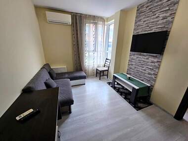 Închiriere - Apartament în Mladejki hălm,  Plovdiv