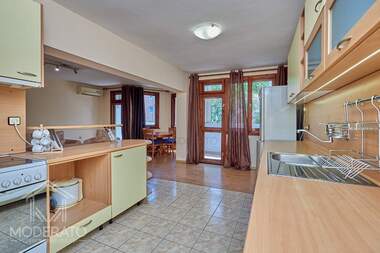 Продажба - Апартамент в Център,  Бургас
